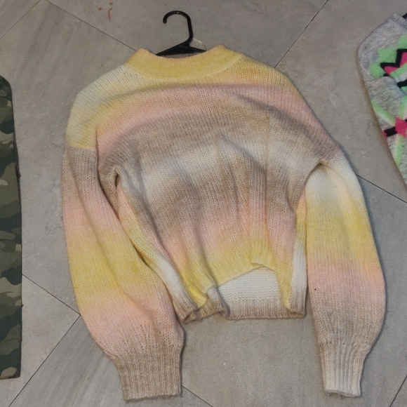 Sweater Bundle - Picture 4 of 9